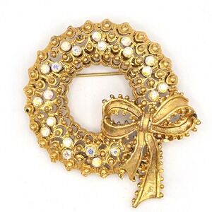 Vintage Tancer II Gold Tone Wreath Brooch AB Crystal Rhinestones Bow Christmas